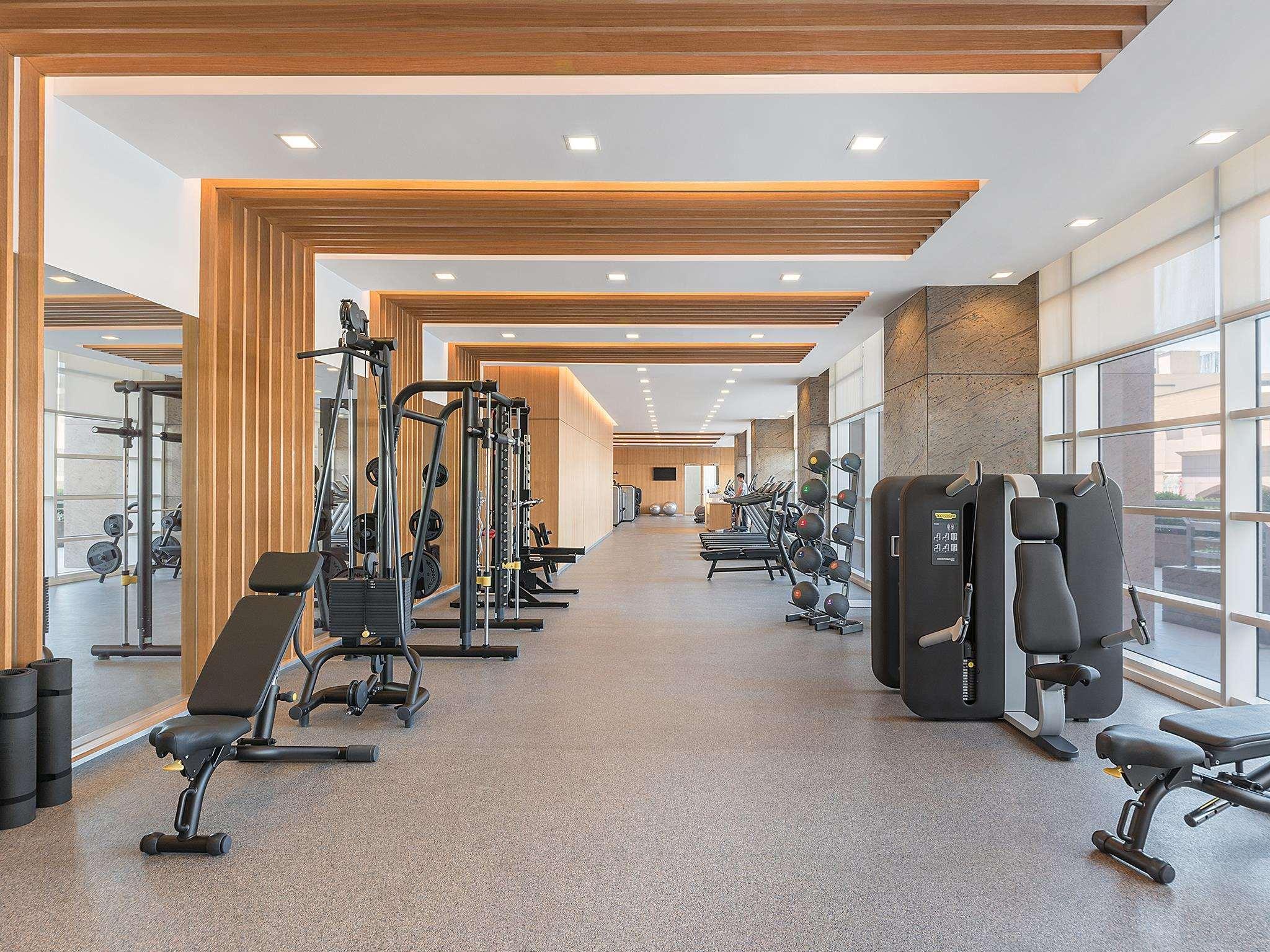 Discovery Primea San Pedro Makati Exterior foto The gym at the hotel