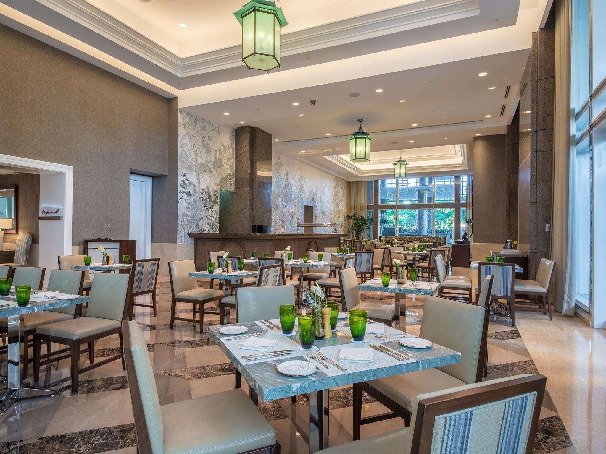 Discovery Primea San Pedro Makati Exterior foto The Terrace