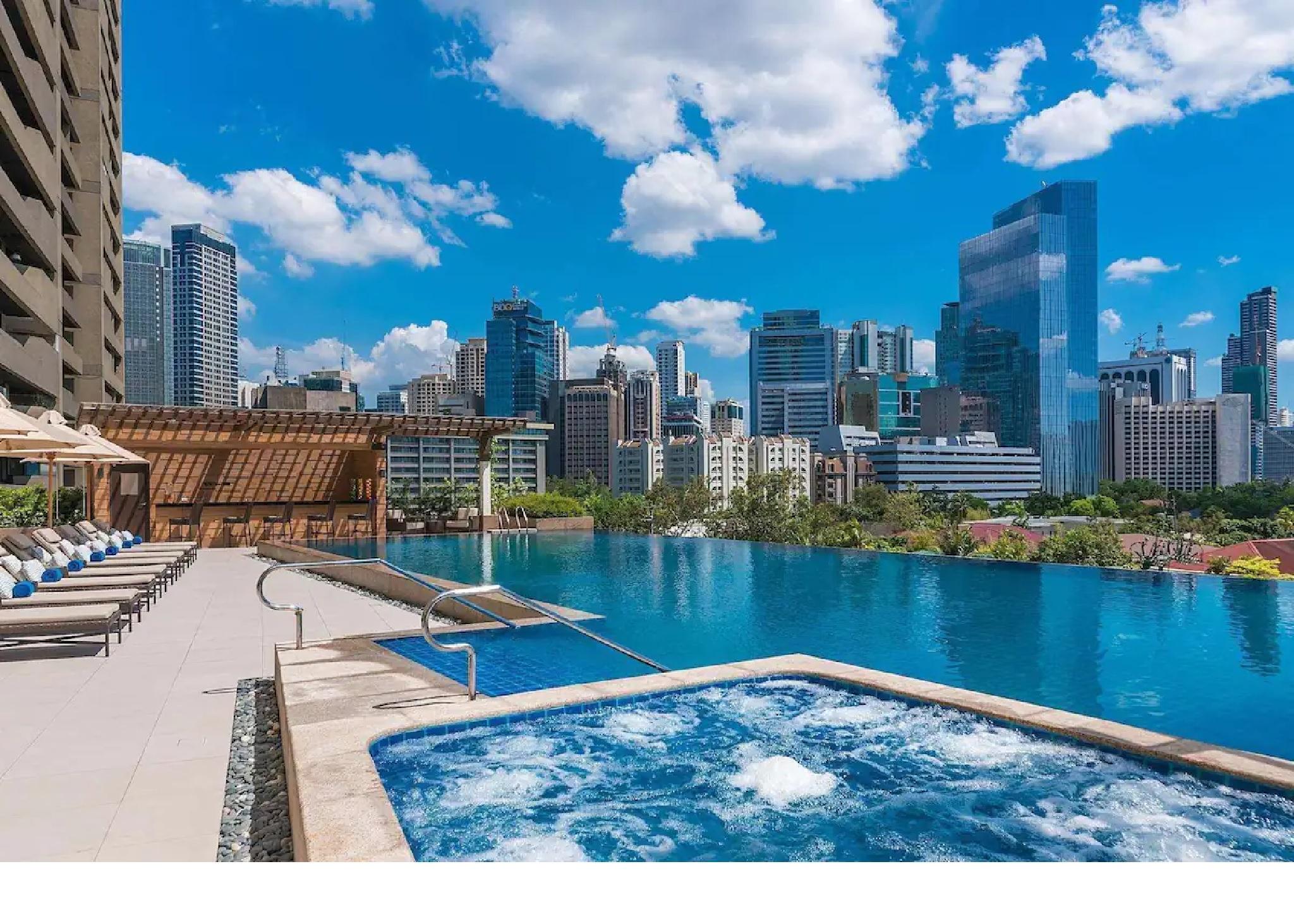 Discovery Primea San Pedro Makati Exterior foto View of the pool at the Westin The Pearl